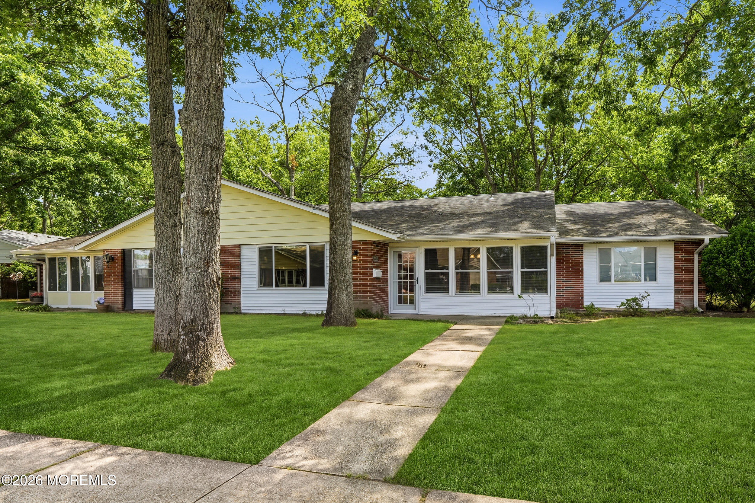 206 Huntington Drive Lakewood NJ 08701