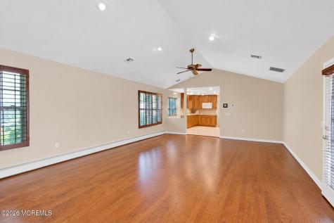 52 Skyline Drive Lakewood NJ 08701
