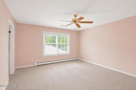 52 Skyline Drive Lakewood NJ 08701