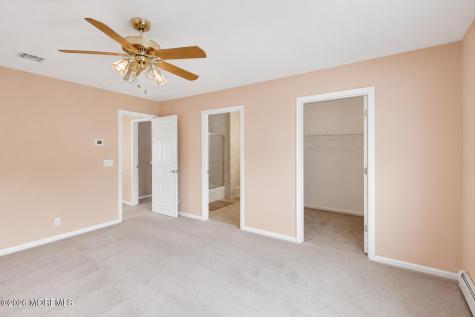 52 Skyline Drive Lakewood NJ 08701