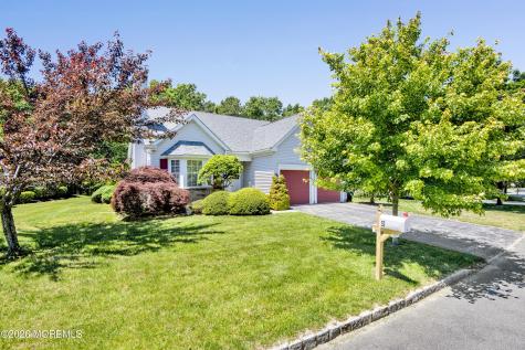 52 Skyline Drive Lakewood NJ 08701