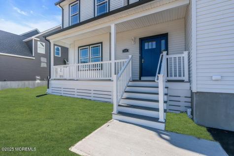 4 Potters Court Bayville NJ 08721