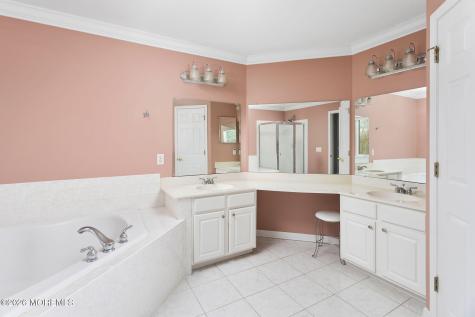 16 Heritage Drive Allentown NJ 08501