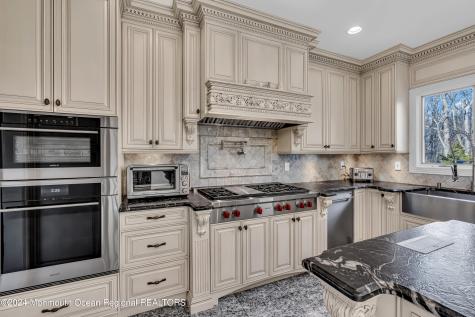 24 Bartram Road Englishtown NJ 07726