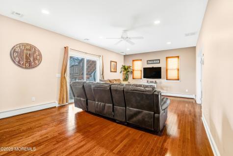 732 Wellington Avenue Toms River NJ 08757