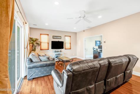 732 Wellington Avenue Toms River NJ 08757