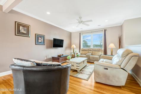 732 Wellington Avenue Toms River NJ 08757