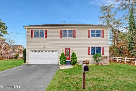 732 Wellington Avenue Toms River NJ 08757
