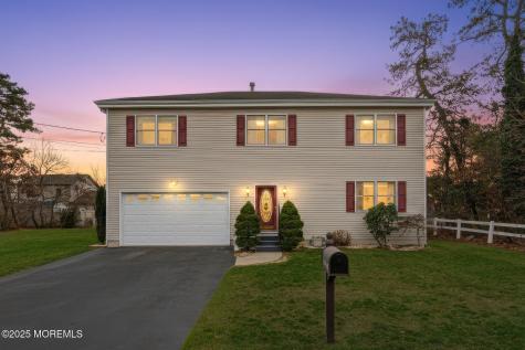 732 Wellington Avenue Toms River NJ 08757