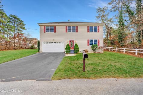 732 Wellington Avenue Toms River NJ 08757