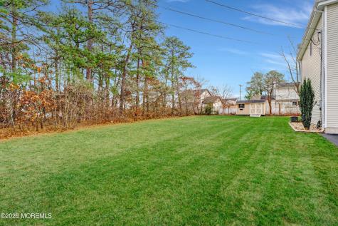 732 Wellington Avenue Toms River NJ 08757