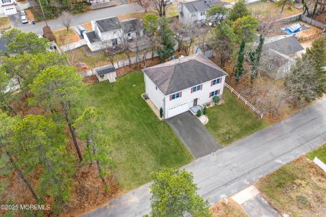 732 Wellington Avenue Toms River NJ 08757