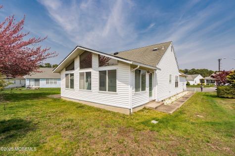 4 Otley Court Berkeley NJ 08721