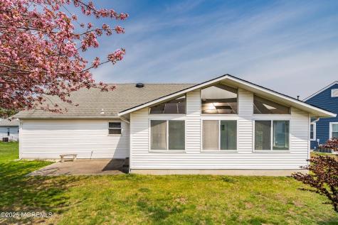 4 Otley Court Berkeley NJ 08721