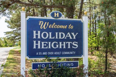 4 Otley Court Berkeley NJ 08721