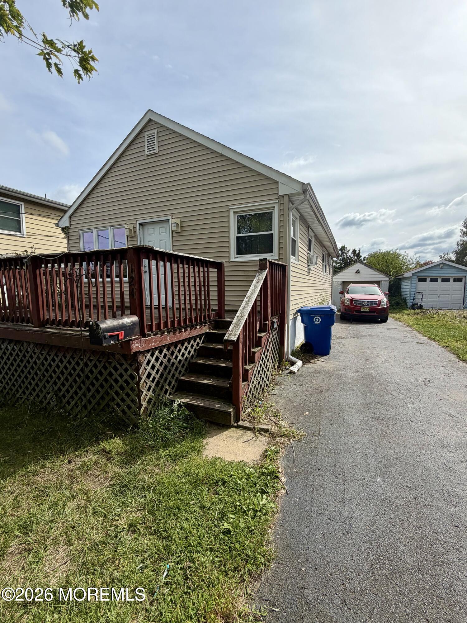 124 Burlington Avenue Leonardo NJ 07737