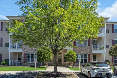 219 Sophee Lane Lakewood NJ 08701