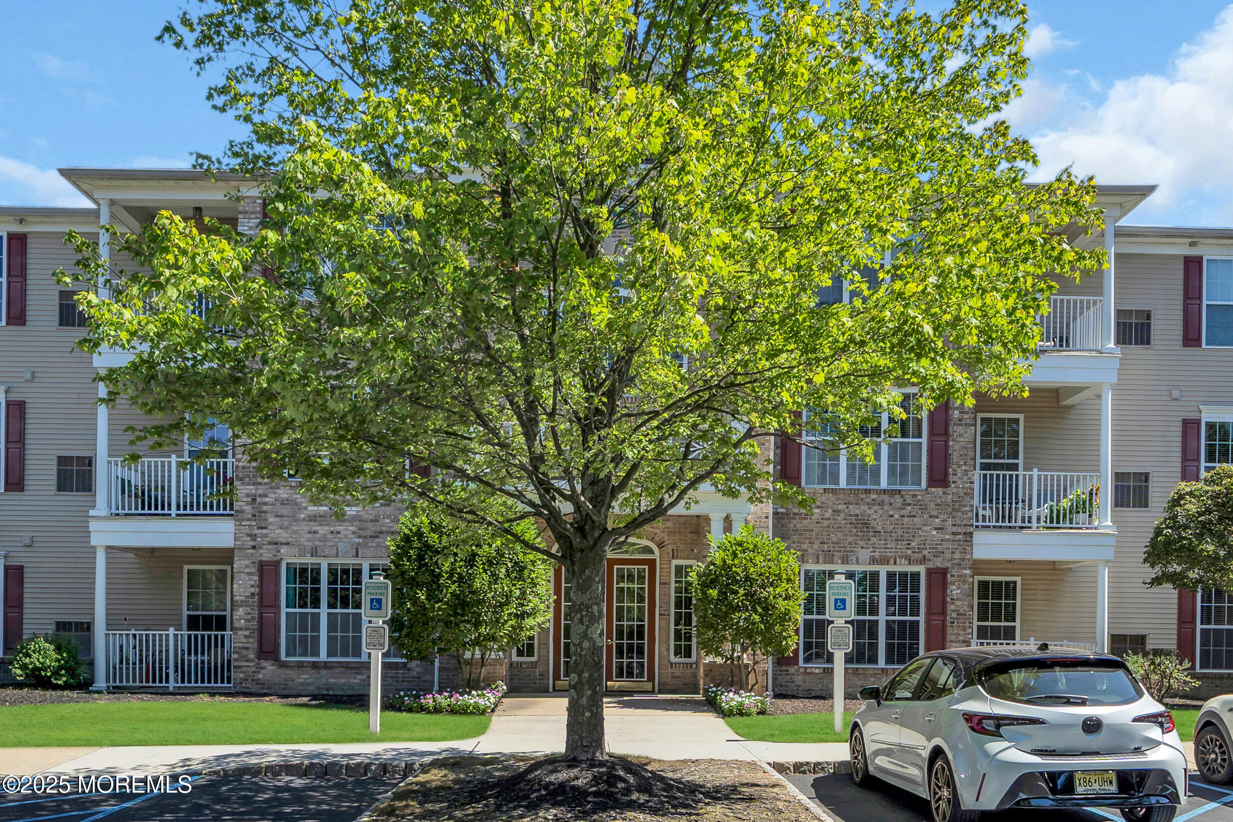 219 Sophee Lane Lakewood NJ 08701