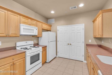 219 Sophee Lane Lakewood NJ 08701