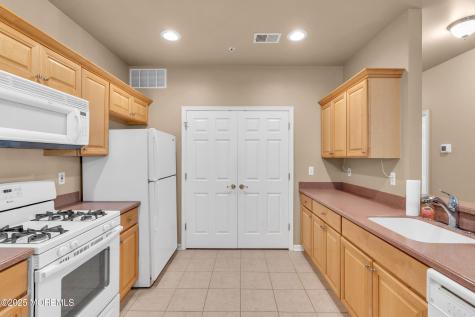 219 Sophee Lane Lakewood NJ 08701