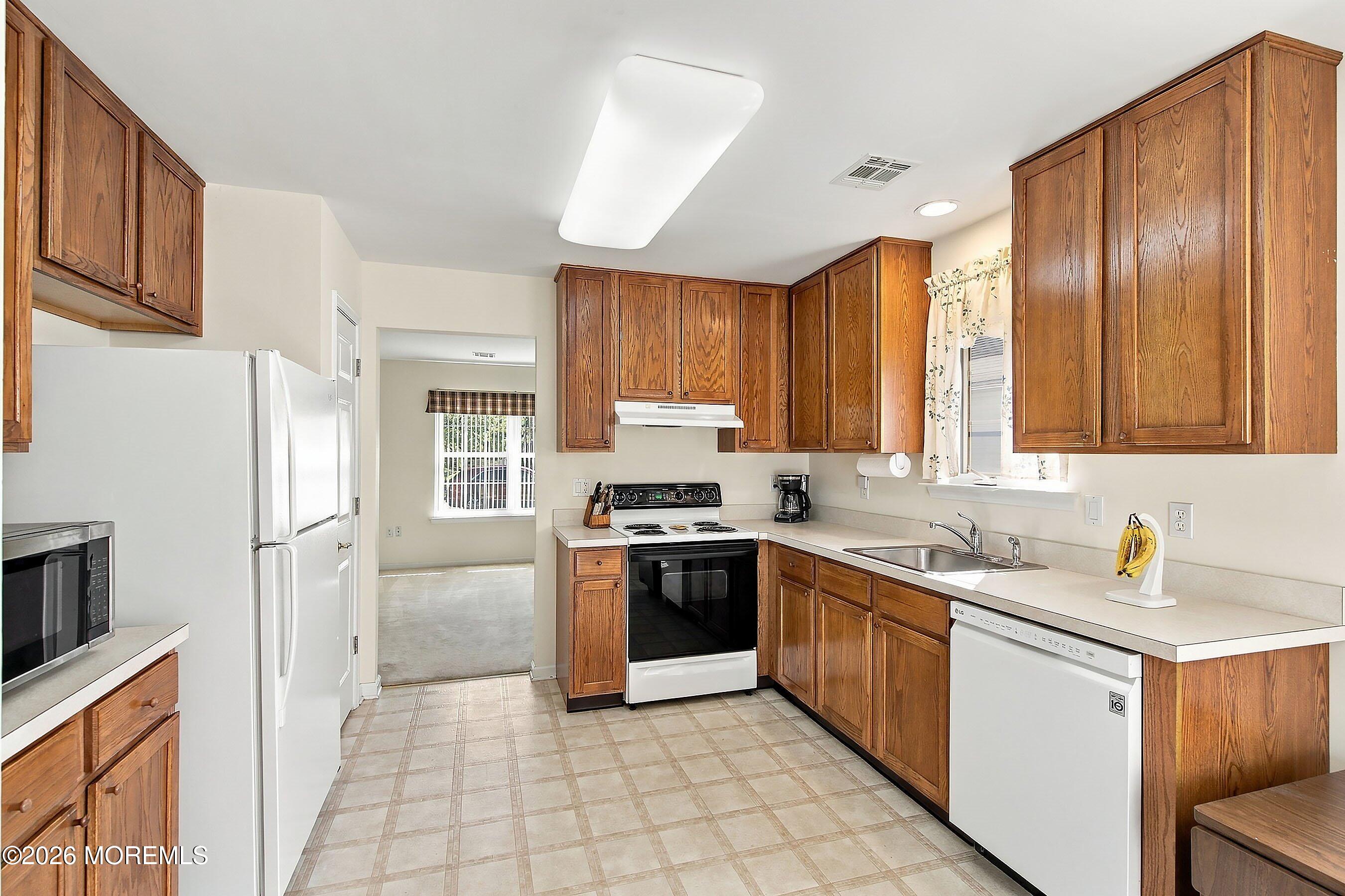 7 Meadows Lane Whiting NJ 08759