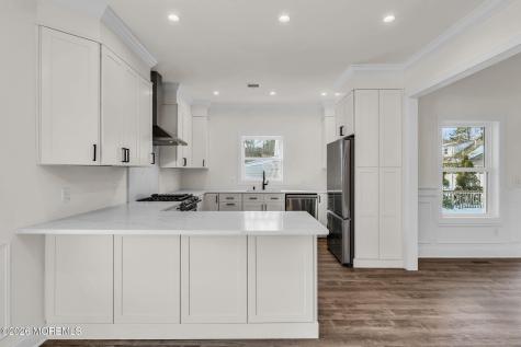 318 E Cape May Avenue Ocean Gate NJ 08740