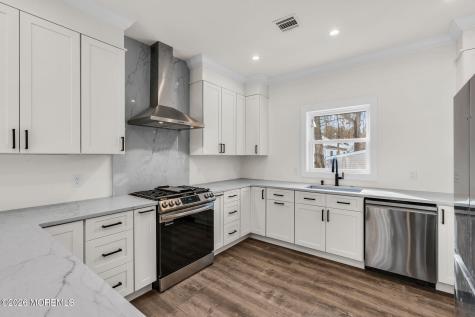 318 E Cape May Avenue Ocean Gate NJ 08740