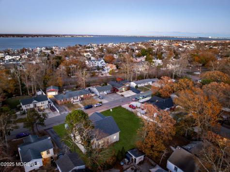 318 E Cape May Avenue Ocean Gate NJ 08740