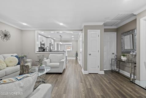 139 Wein Market Freehold NJ 07728