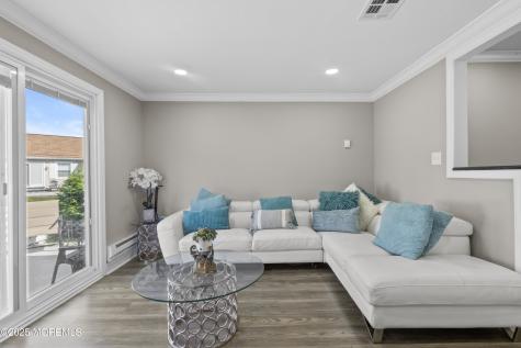 139 Wein Market Freehold NJ 07728