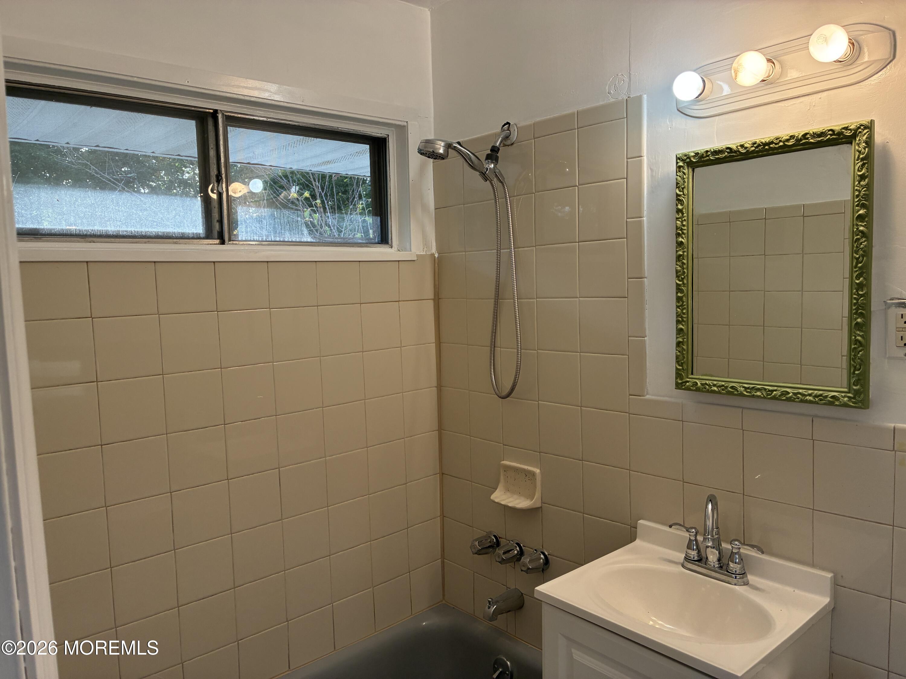 15 Allston Road Kendall Park NJ 08824