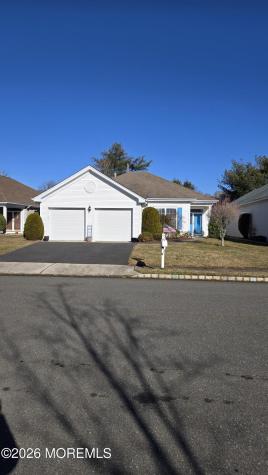33 Greenways Lane Lakewood NJ 08701