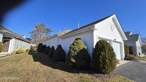 33 Greenways Lane Lakewood NJ 08701