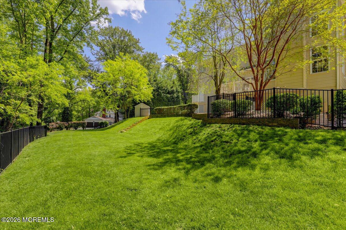 7 Highpoint Road Holmdel NJ 07733