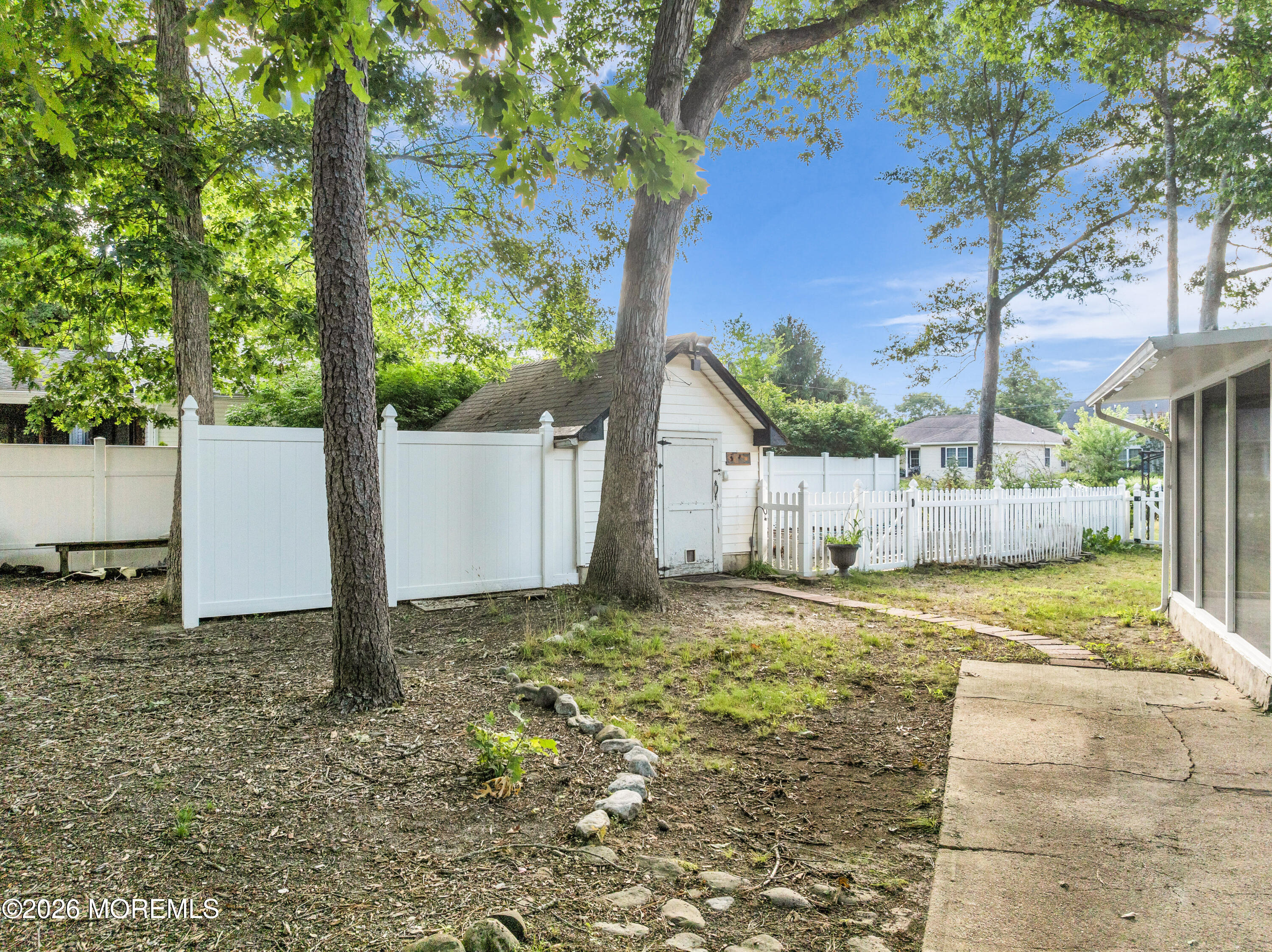 8 Anchor Avenue Manahawkin NJ 08050