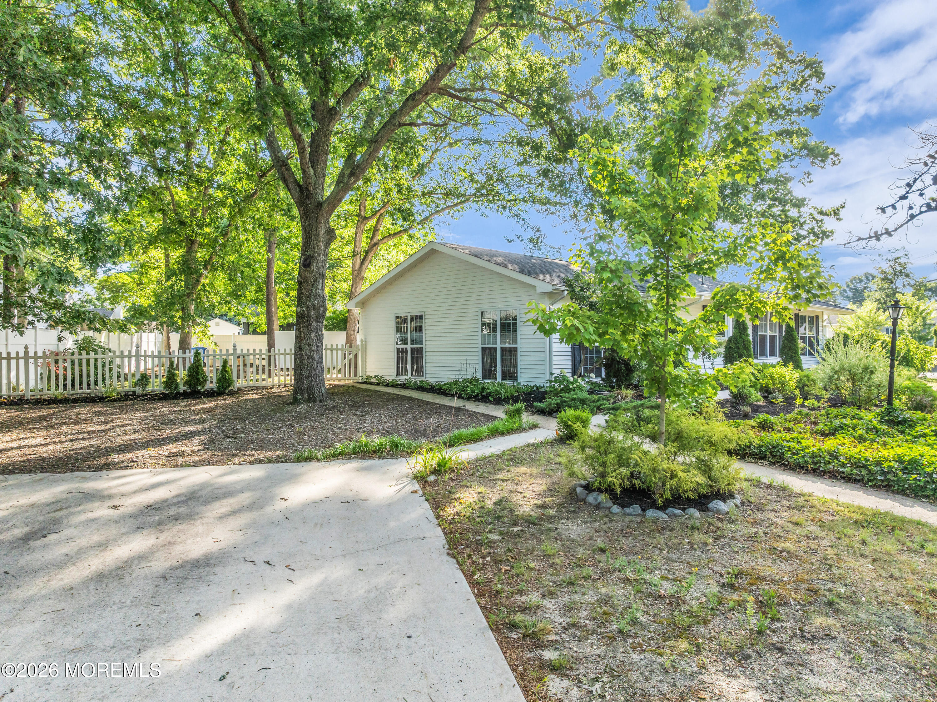 8 Anchor Avenue Manahawkin NJ 08050