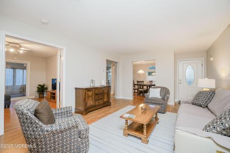 39 Oak Ridge Lane Manahawkin NJ 08050