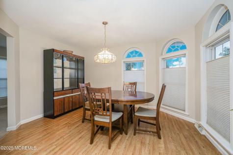 39 Oak Ridge Lane Manahawkin NJ 08050