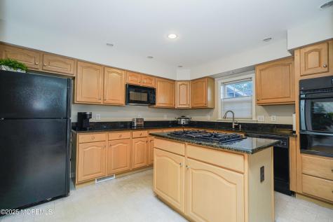 39 Oak Ridge Lane Manahawkin NJ 08050