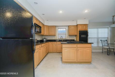 39 Oak Ridge Lane Manahawkin NJ 08050