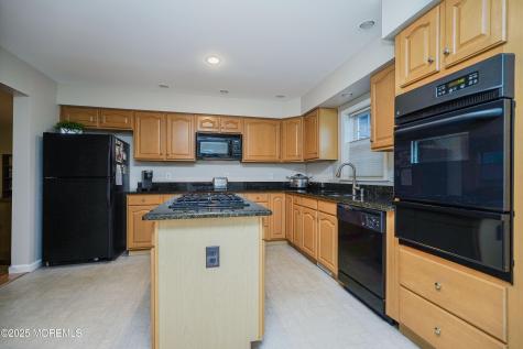 39 Oak Ridge Lane Manahawkin NJ 08050