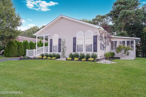 39 Oak Ridge Lane Manahawkin NJ 08050