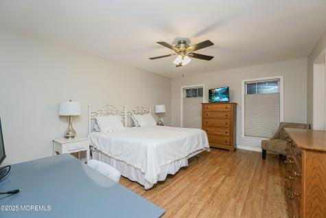 39 Oak Ridge Lane Manahawkin NJ 08050