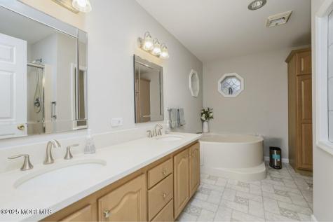 39 Oak Ridge Lane Manahawkin NJ 08050