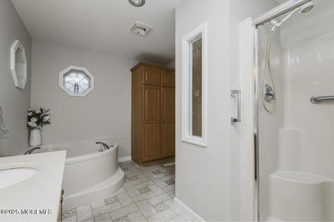 39 Oak Ridge Lane Manahawkin NJ 08050