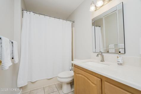 39 Oak Ridge Lane Manahawkin NJ 08050
