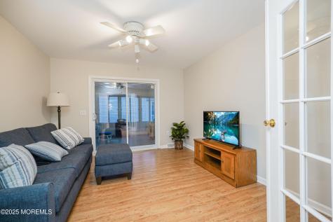 39 Oak Ridge Lane Manahawkin NJ 08050