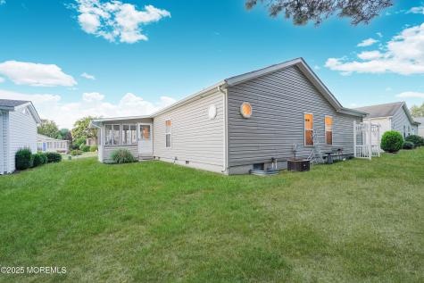 39 Oak Ridge Lane Manahawkin NJ 08050