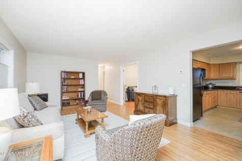 39 Oak Ridge Lane Manahawkin NJ 08050