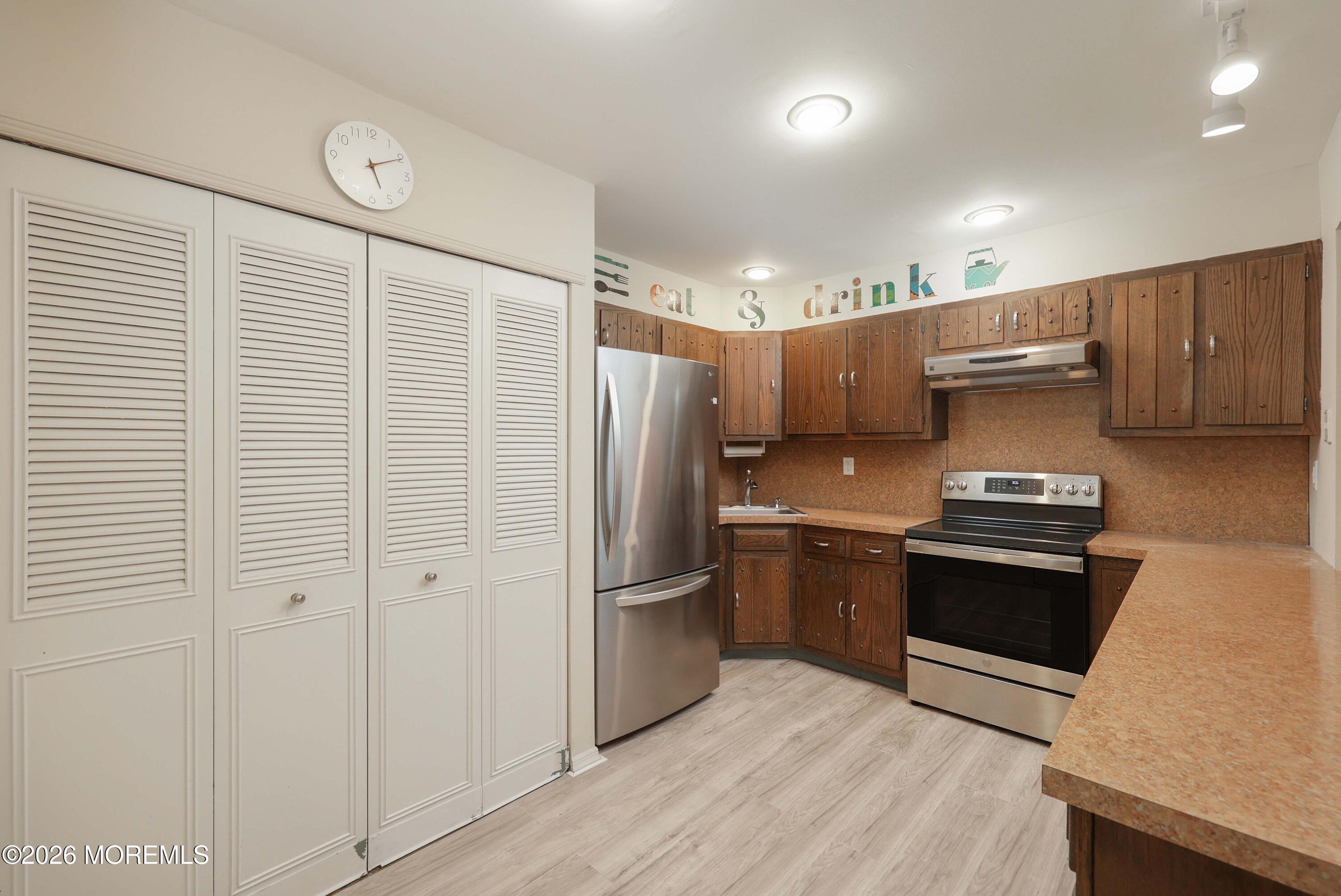 21 Manchester Court Red Bank NJ 07701